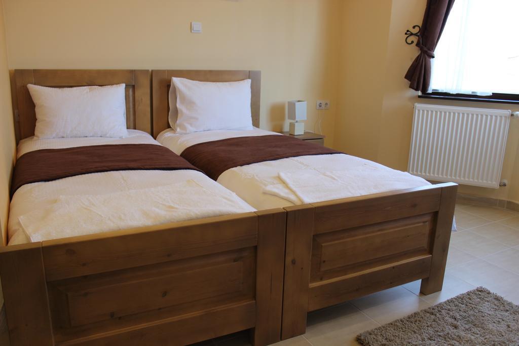 Bed and Breakfast Alice Panzio Gold à Kalocsa Chambre photo